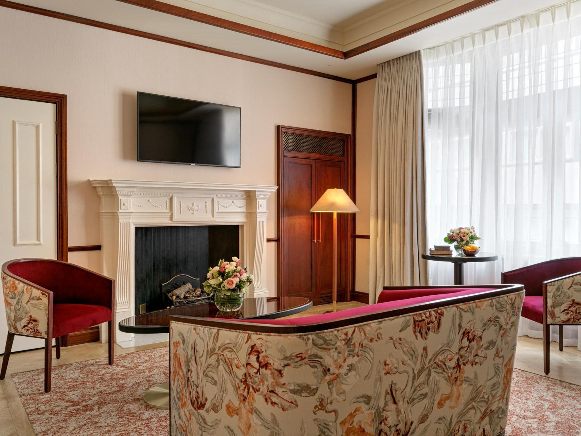ホテル ザ ゲームバード ロンドン エクステリア 写真 A suite at the hotel