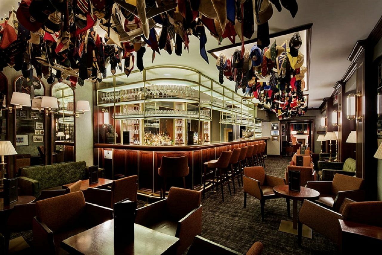 ホテル ザ ゲームバード ロンドン エクステリア 写真 The bar at the London Edition